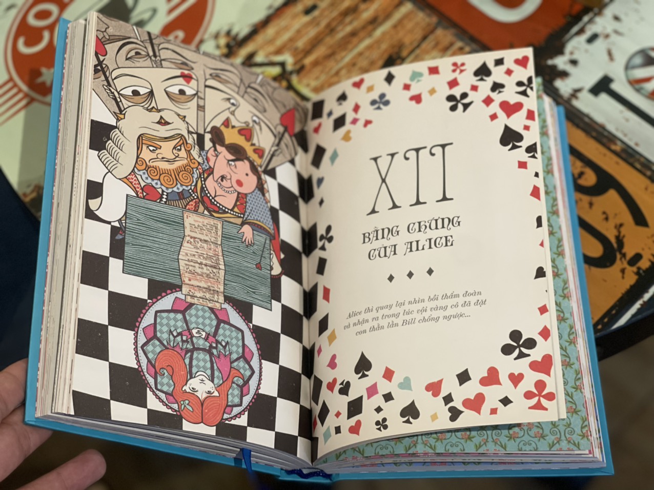 ALICE Ở XỨ SỞ DIỆU KÌ & ALICE Ở XỨ SỞ TRONG GƯƠNG - Lewis Carroll – Lê Thị Oanh dịch – MinaLima minh hoạ - Đông A – NXB Văn Học