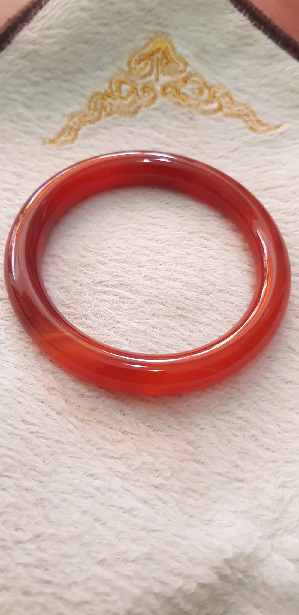 Vòng mã não đỏ Đậm vân ni 58mm x chột 9,2mm Nữ mệnh hỏa mệnh thổ màu đỏ đậm vân là màu chiến thắng Nặng 55kg - 65kg đeo đẹp ạ