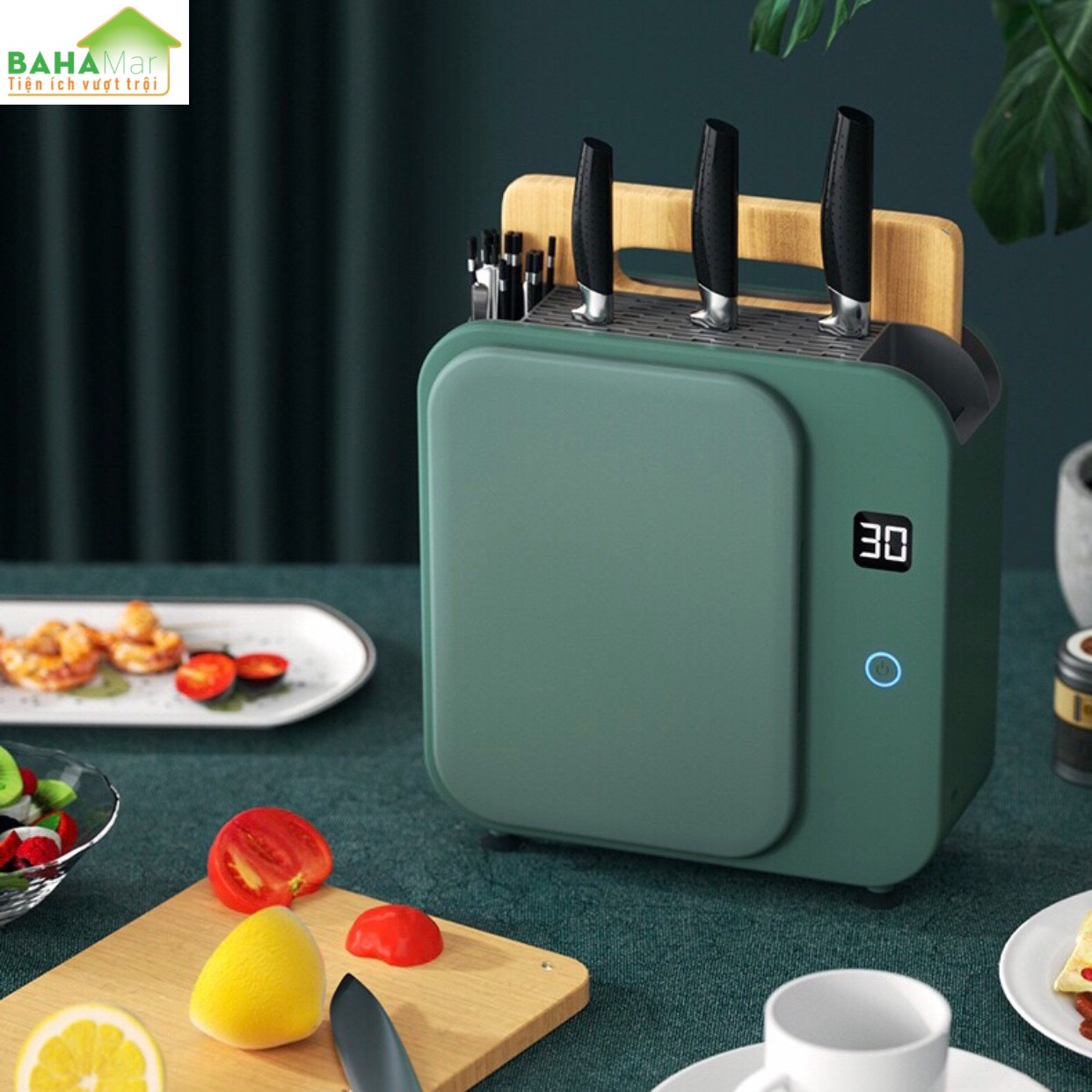 MÁY SẤY KHỬ TRÙNG UV DAO, ĐŨA, THÌA. CÓ GIÁ CÀI DAO AN TOÀN "BAHAMAR" Có các hạt đèn khử trùng tia cực tím sâu UVC giúp khử trùng toàn diện hơn.
