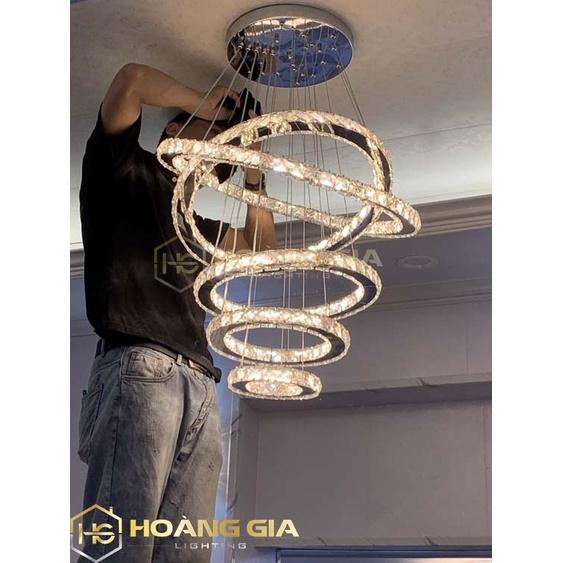 Đèn Thả Trần Đèn Thả Phòng Khách 5 Vòng Pha Lê Trang Trí Hiện Đại Kèm Điều Khiển Từ Xa