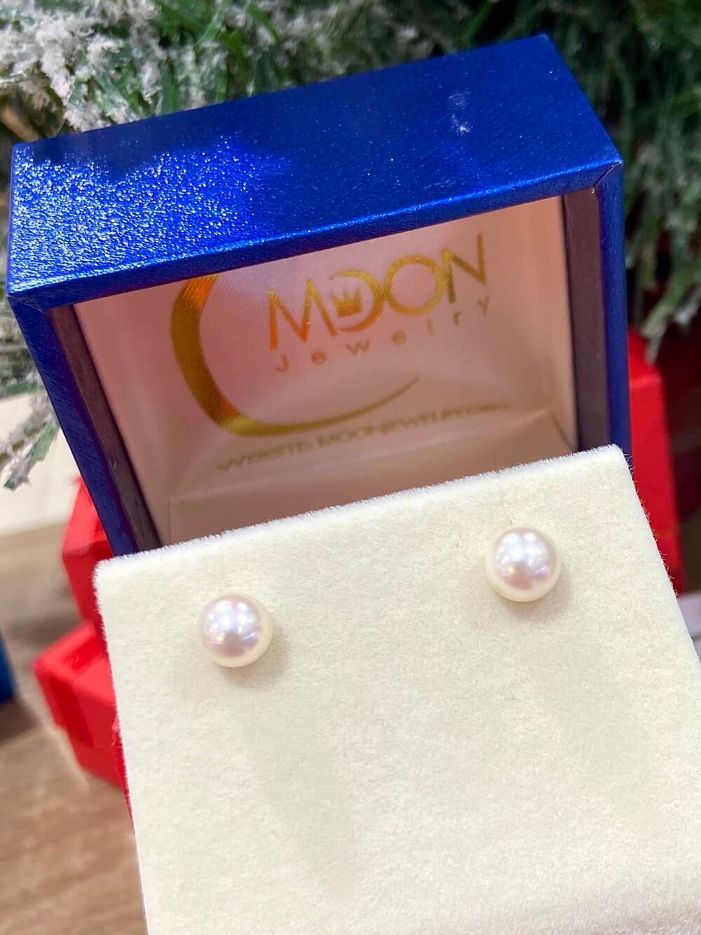 Bông Tai Đính Ngọc Trai Nước Mặn Akoya, Chuôi Vàng Ý 18K - MOON Jewelry