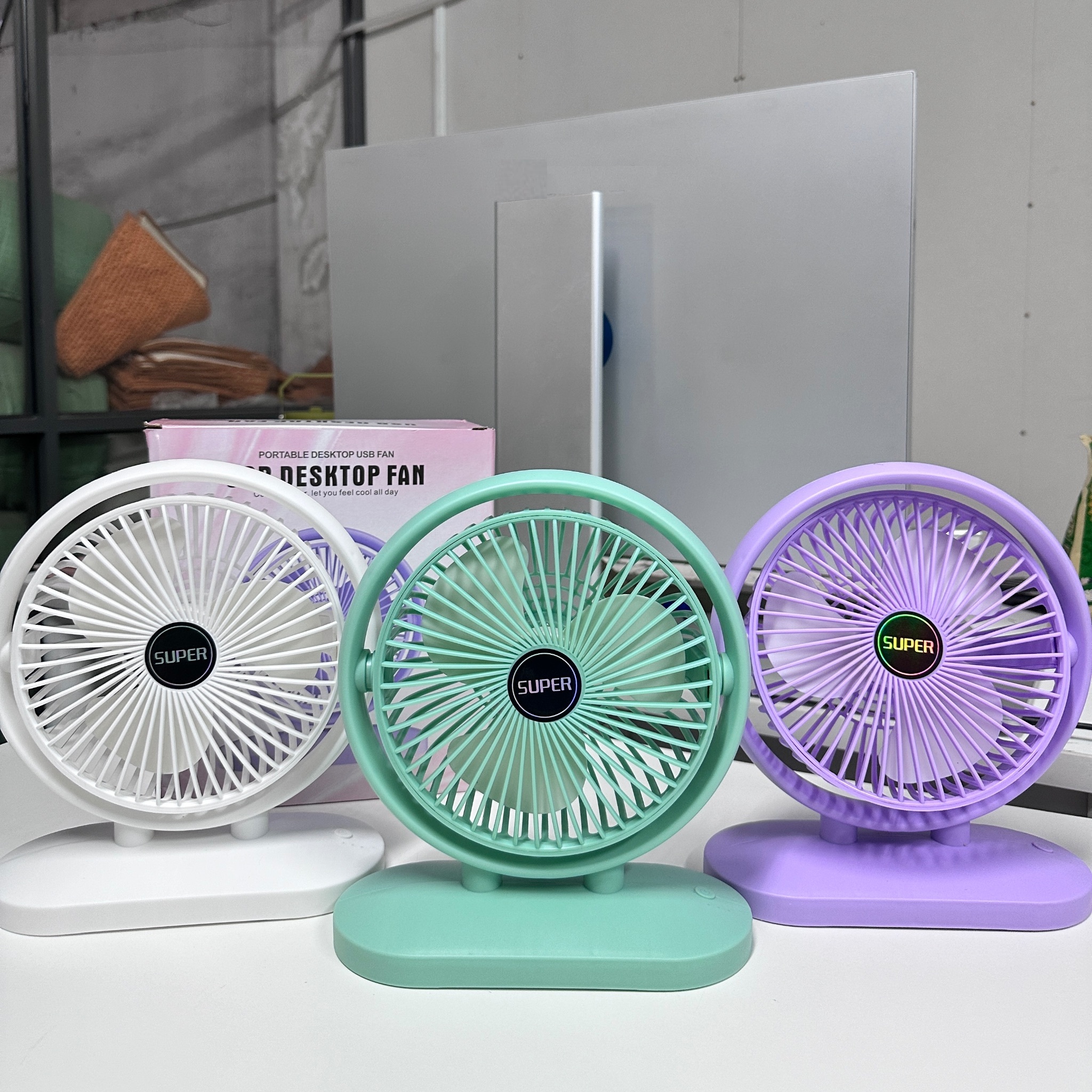 Quạt Tích Điện SUPER Để Bàn Mini Hình Thoi - Hàng Nhập Khẩu
