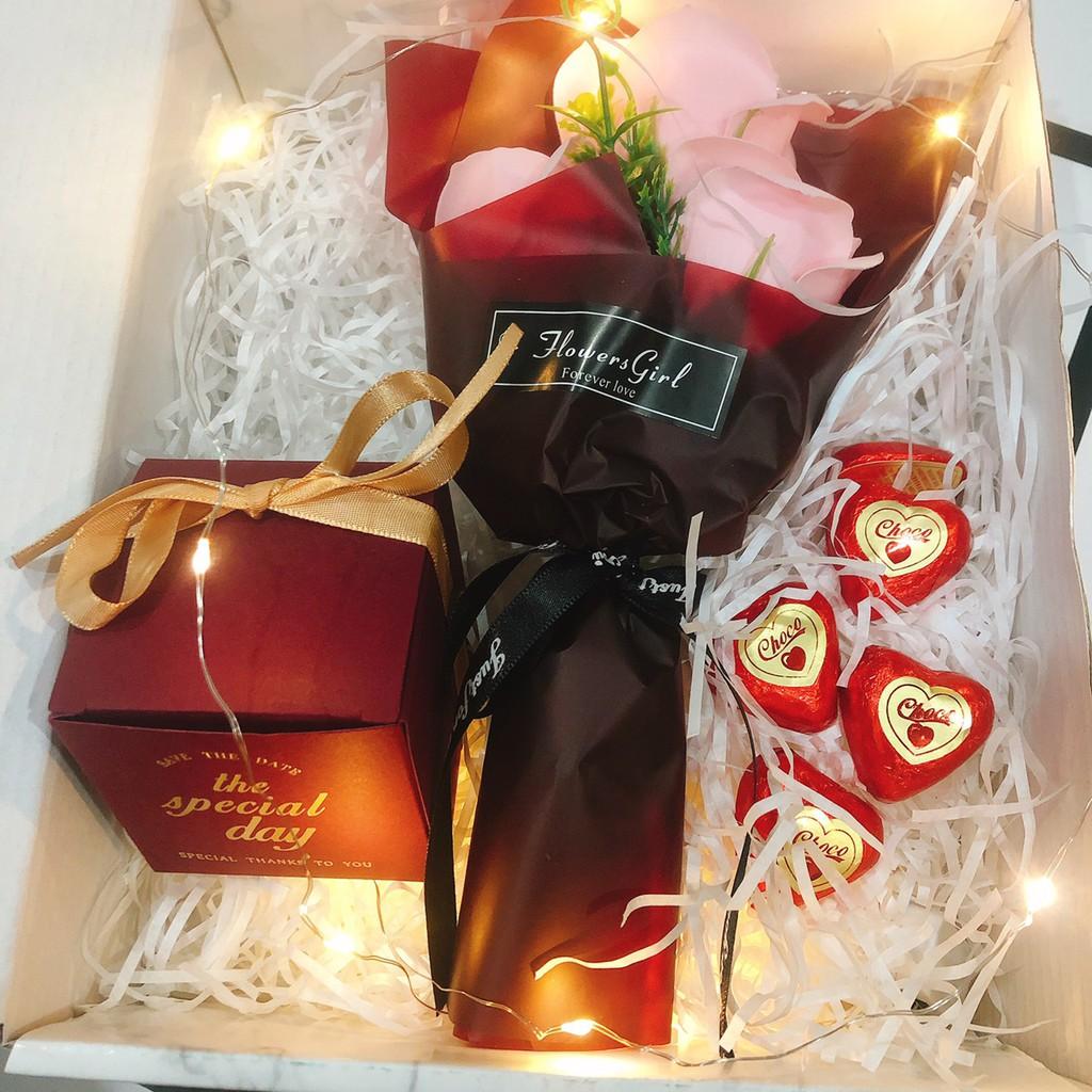 Quà tặng bạn gái, người yêu gồm: hoa sáp cao cấp, socola, thiệp ( tặng dịp valentine 14/2)