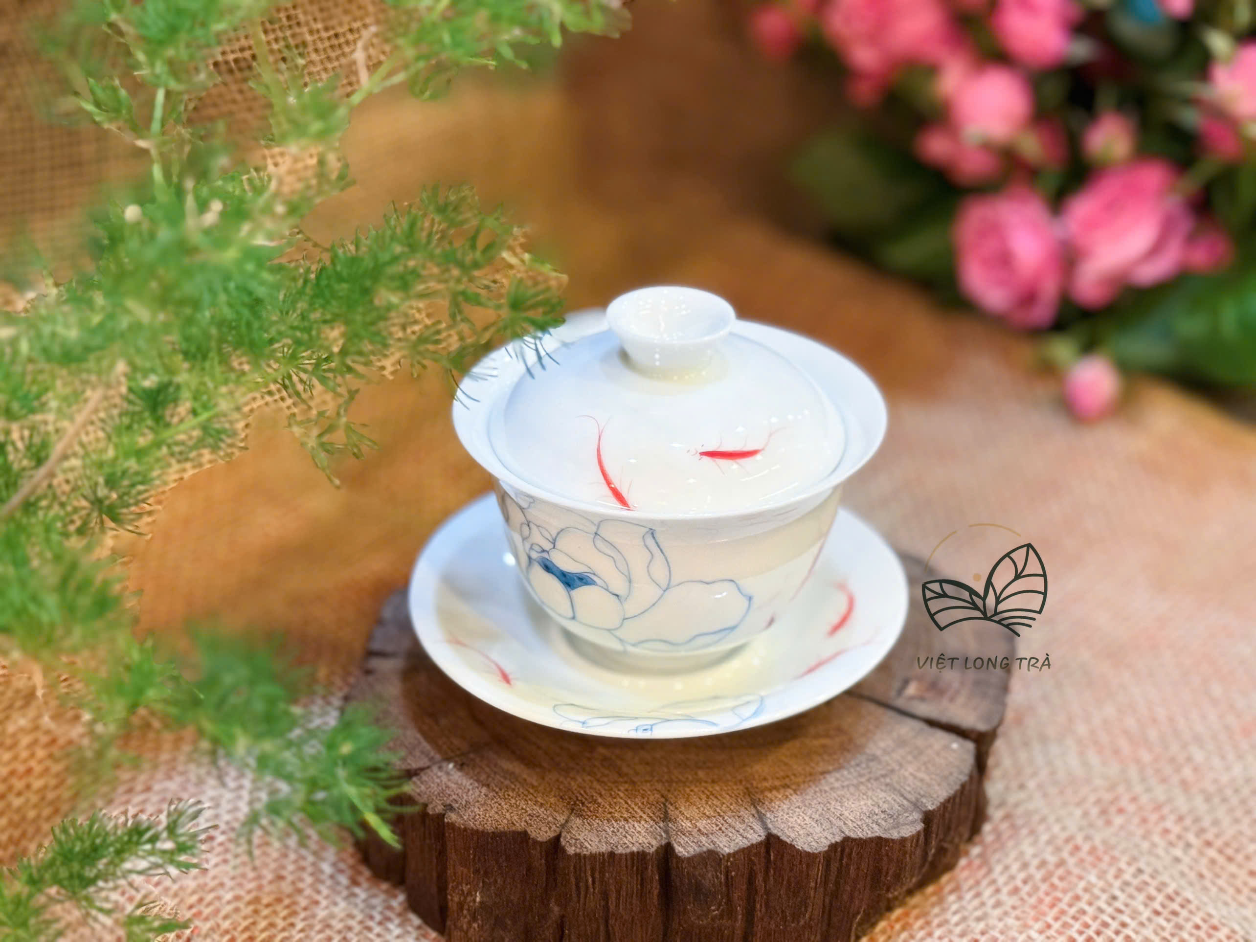 CHÉN KHẢI SỨ LIÊN NGƯ VẼ TAY - DUNG TÍCH 120ML - GAIWAN