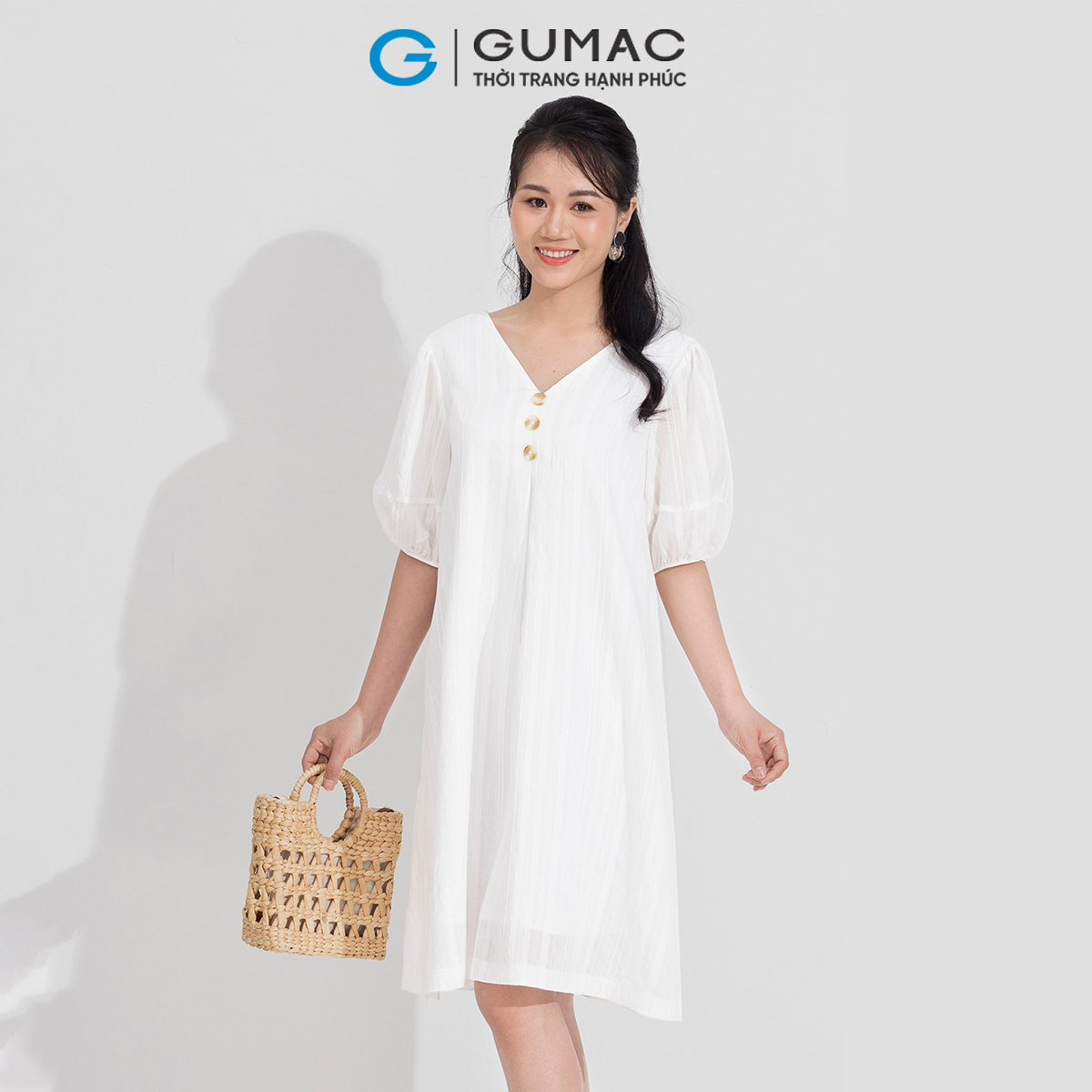 Đầm suông cổ V GUMAC DD05060