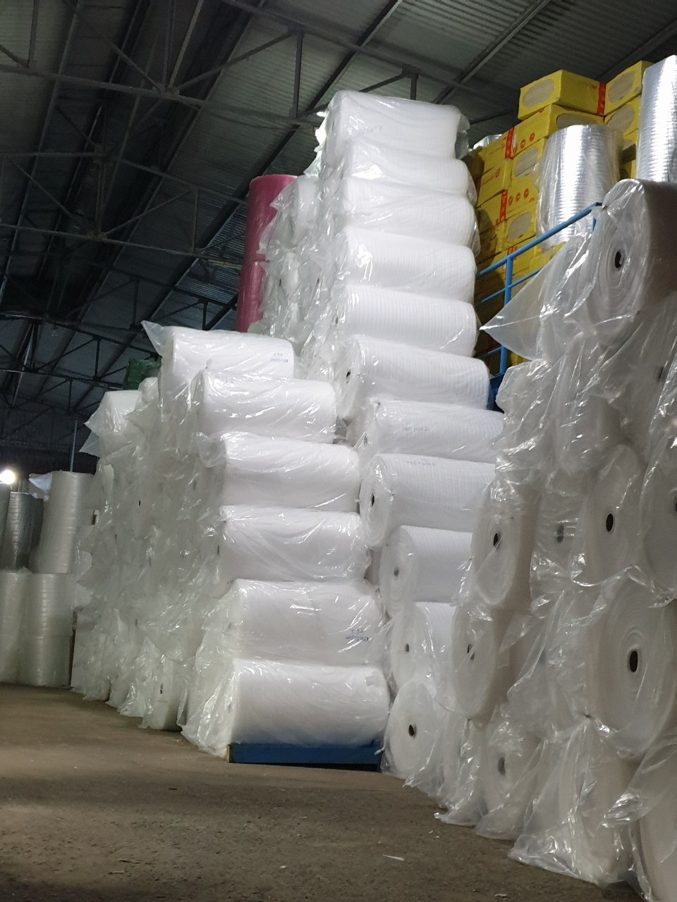 Màng pe poam rộng 1,050 mét