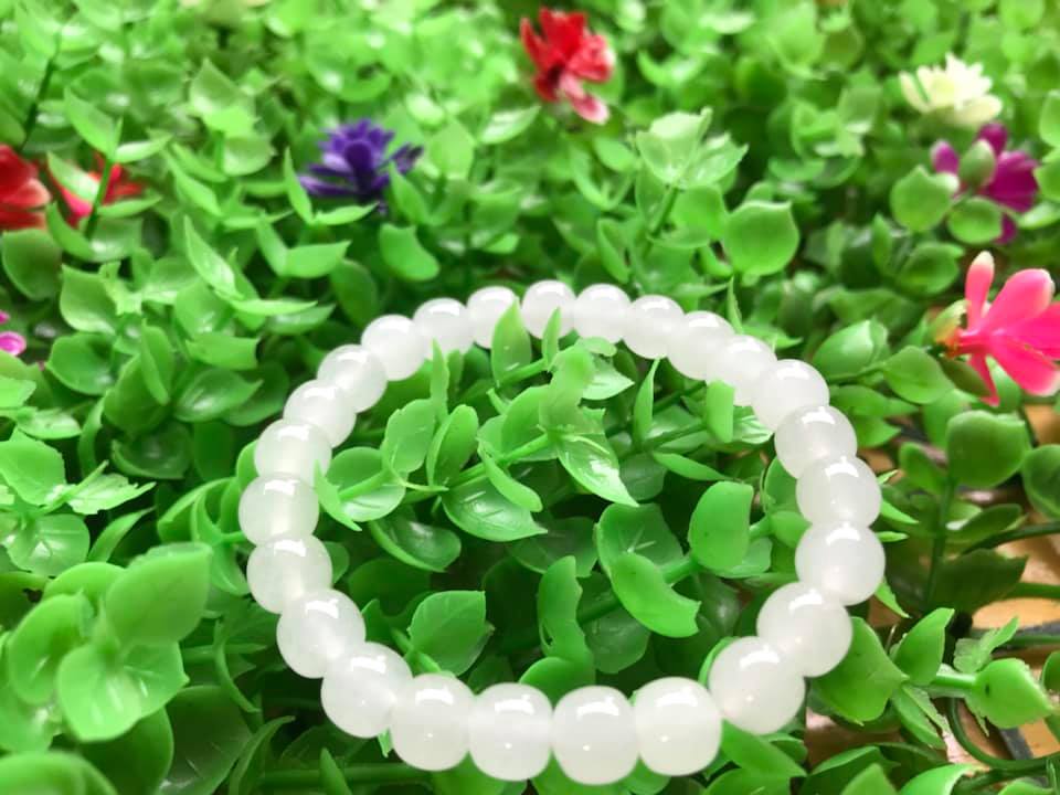 Vòng Tay Phong Thủy May Mắn Đá Ngọc Hoà Điền TRẮNG Tự Nhiên Size 8mm Màu Trắng Ngọc bóng đẹp Nữ mệnh Kim mệnh Thủy ạ