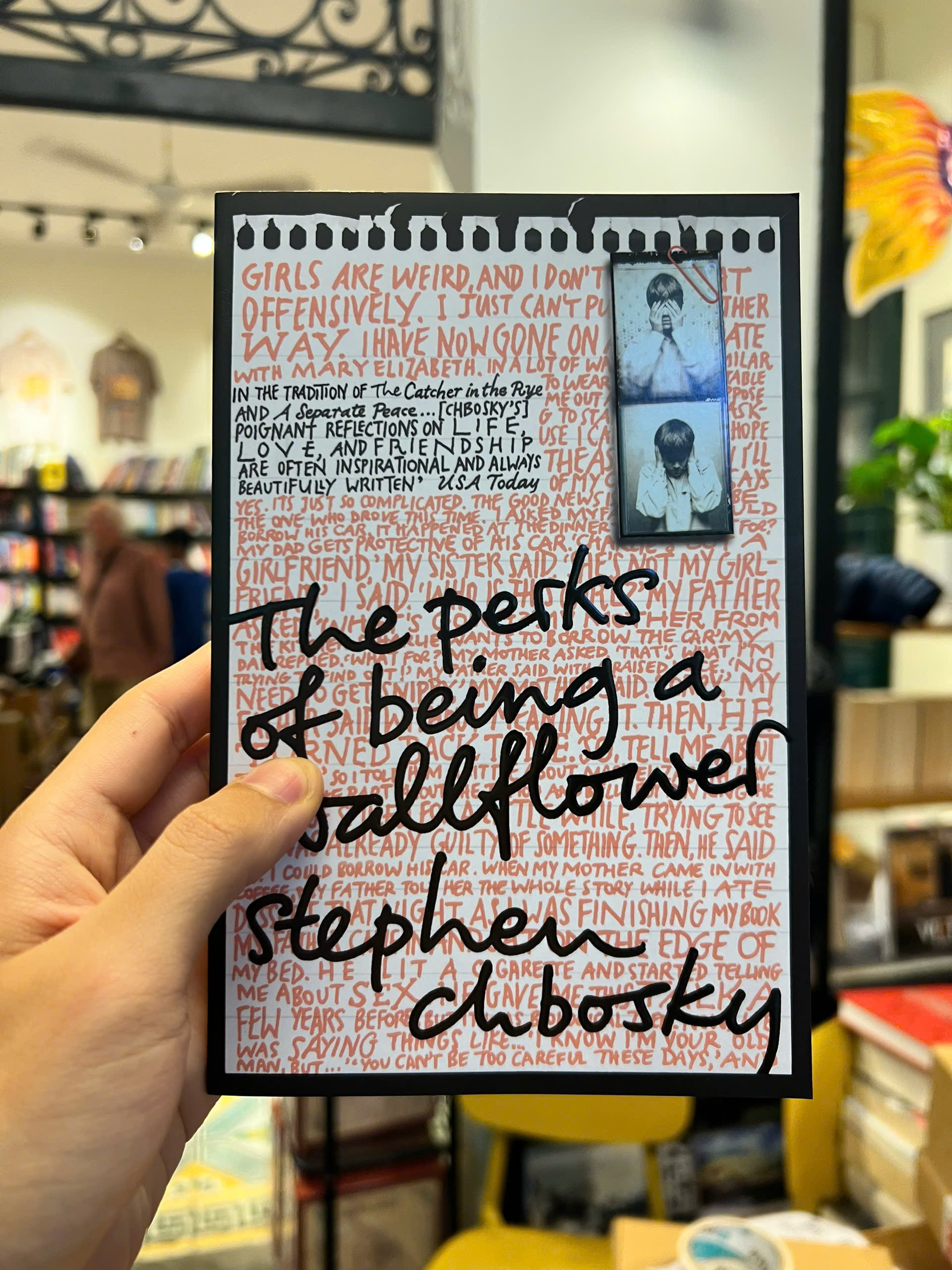 Sách - The Perks Of Being A Wallflower by Stephen Chbosky | Young Adult / Fiction / LGBT / Sách ngoại văn