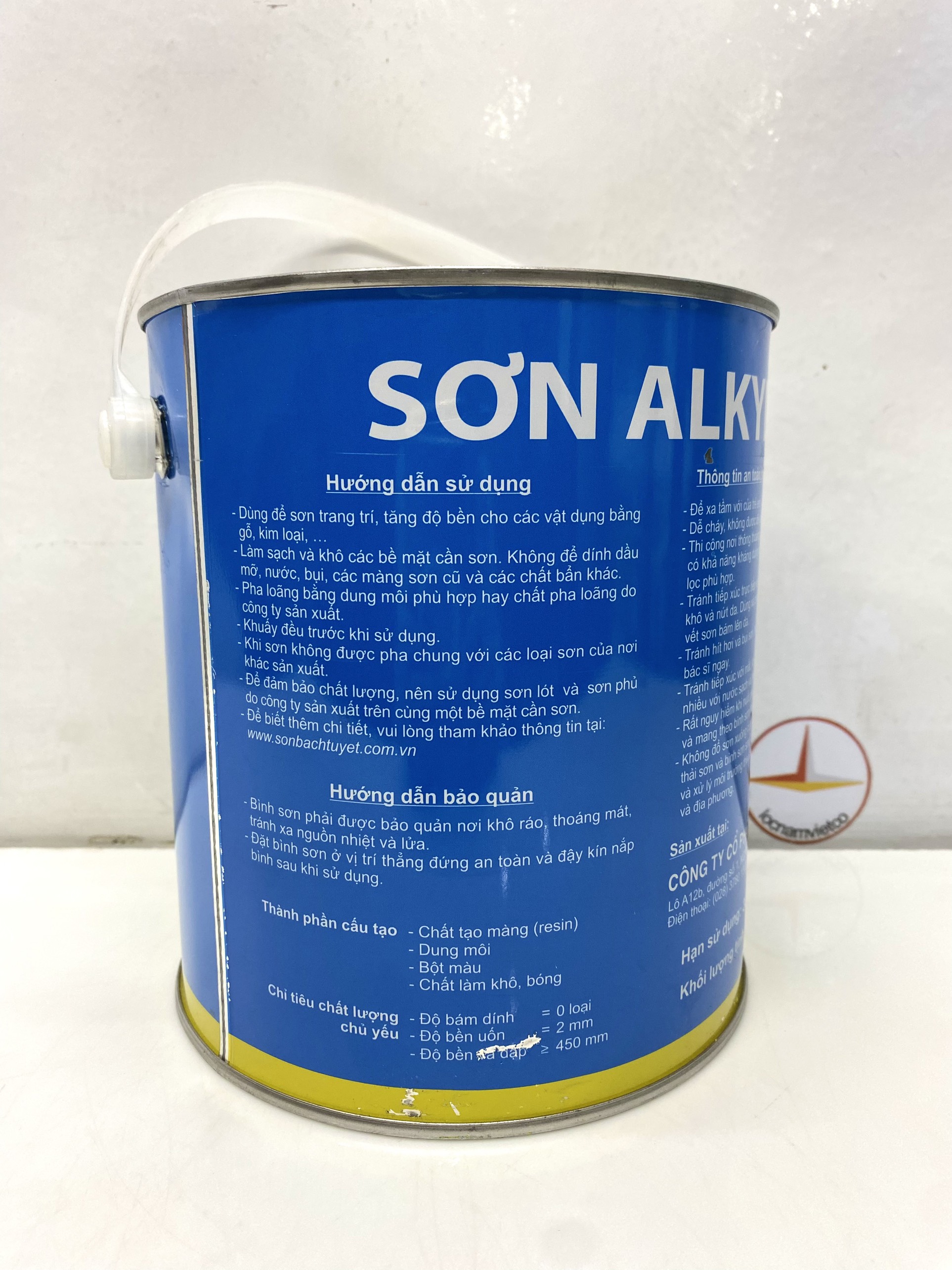 Sơn dầu Bạch Tuyết màu đen bóng 200 2.8kg