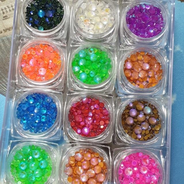 Khay đá dạ quang, đá gắn móng, phụ kiện nail