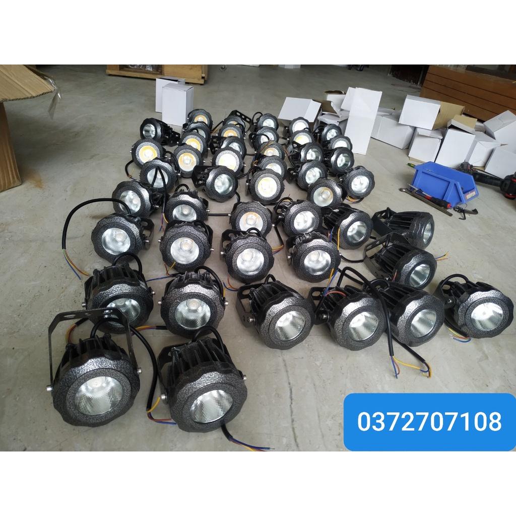Đèn chiếu xa rọi cột rọi cây ngoài trời