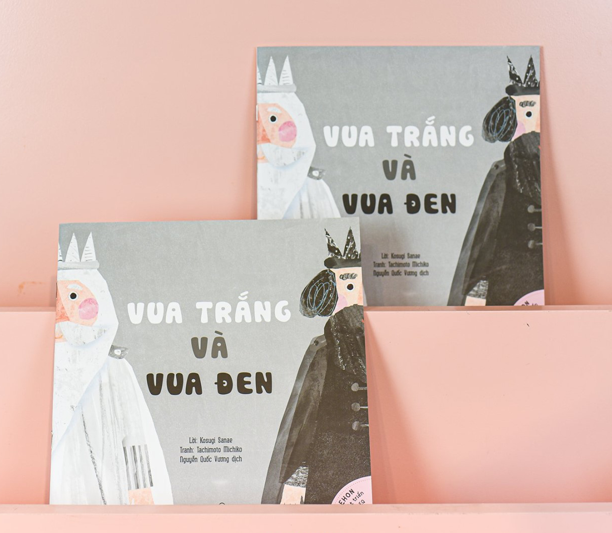 Sách Ehon Nhật Bản - Vua Đen và Vua Trắng