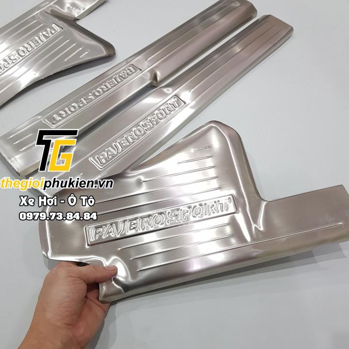 Bộ Ốp bậc cửa, Nẹp bước chân Mitsubishi Pajero Sport 2019-2020 – Mẫu INOX