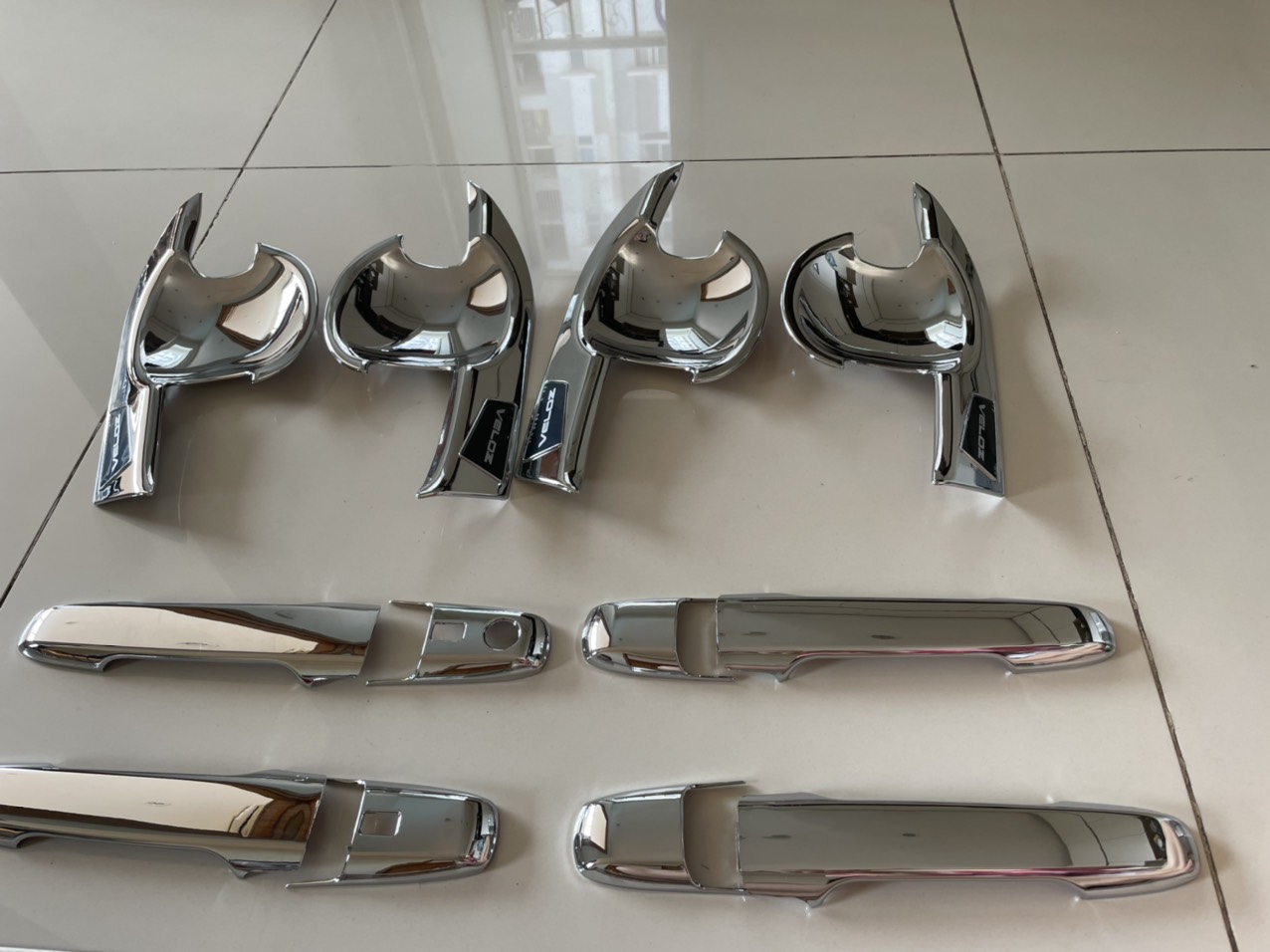 Ốp Tay Nắm, Hõm Cửa Xe Toyota Veloz 2022-2023 Mẫu Mạ Crom Sáng Bóng Cao Cấp