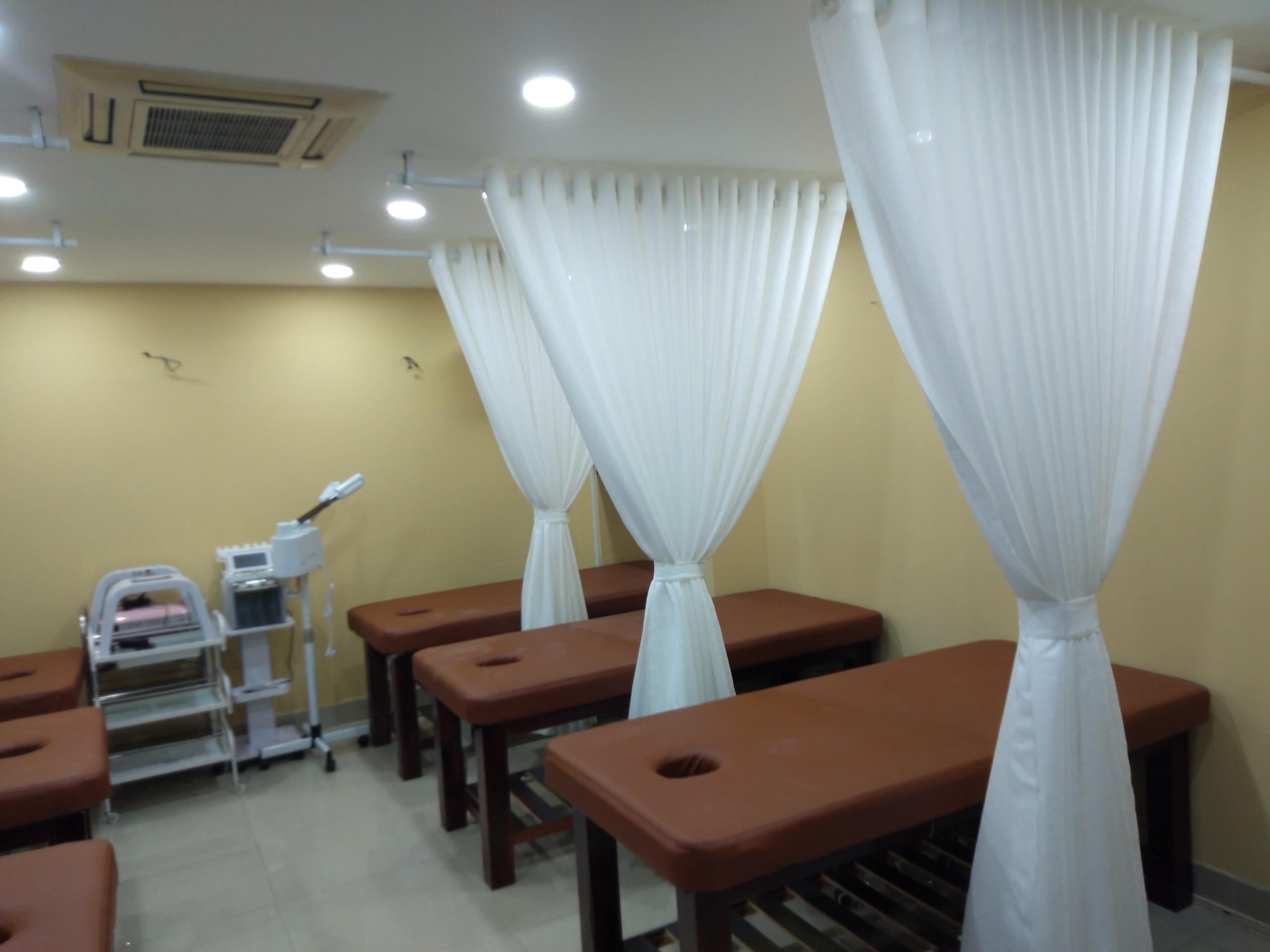 Rèm voan trắng che cửa sổ cửa chính, ngăn giường rèm spa