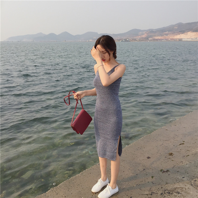 Váy Ngắn Hai Dây Xẻ Bên