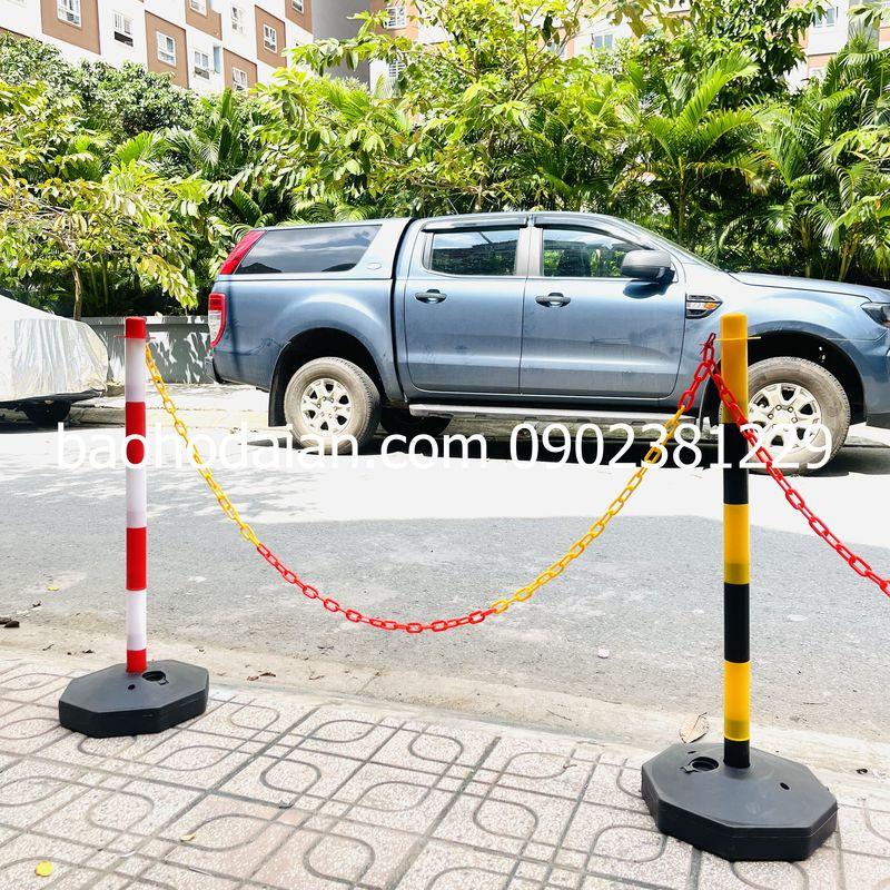 Trục nhựa gắn dây xích tiêu chuẩn CE cao 83cm