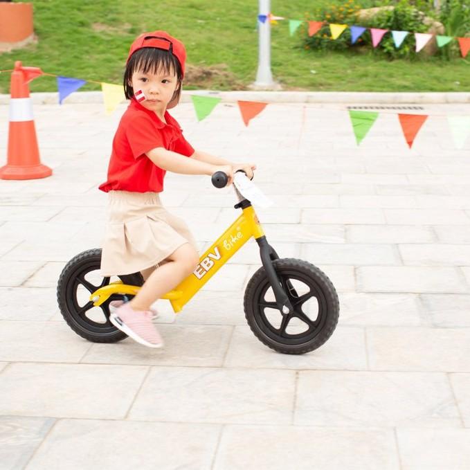 Xe cân bằng cho bé 1.5 tuổi - 5 tuổi-