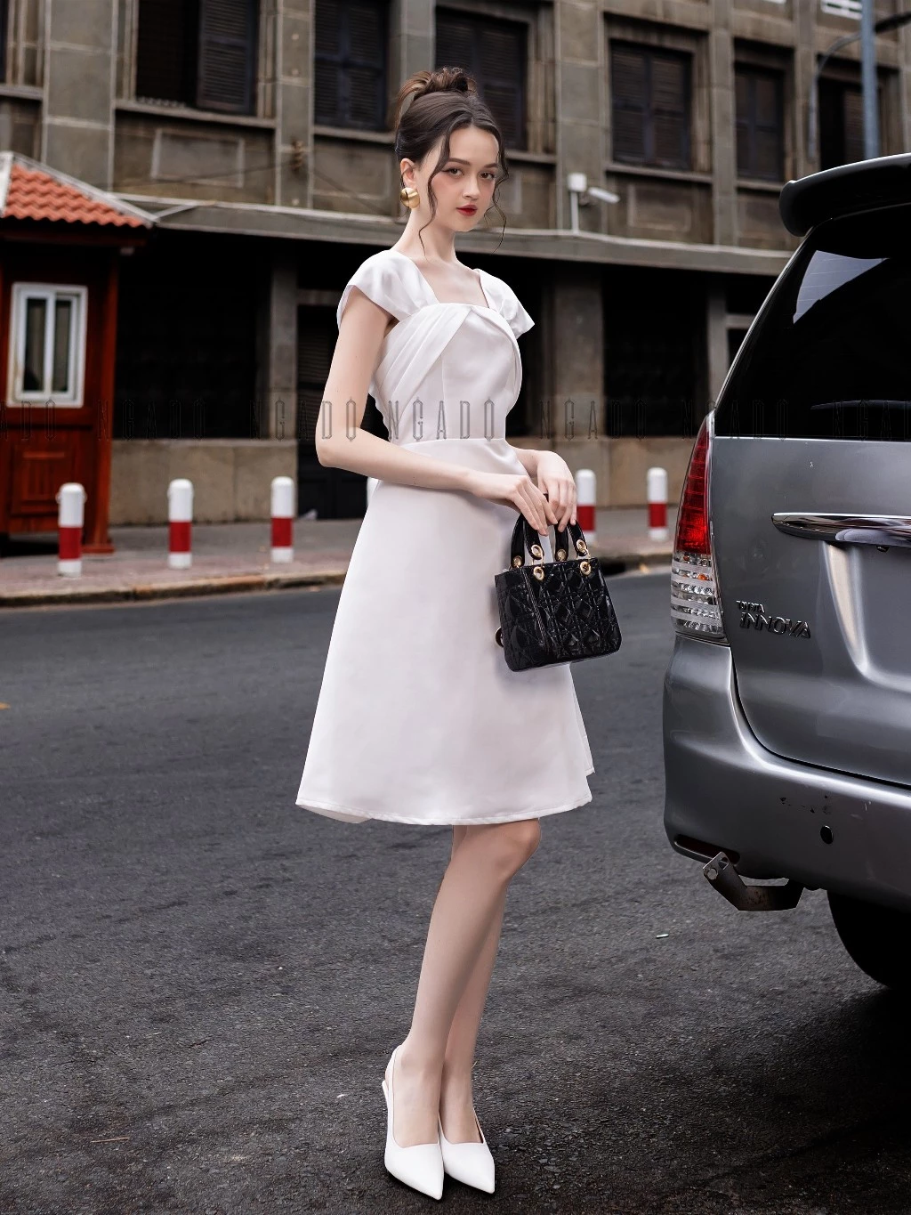 Đầm gấm trắng tay con NGADO , đầm dự tiệc hở vai