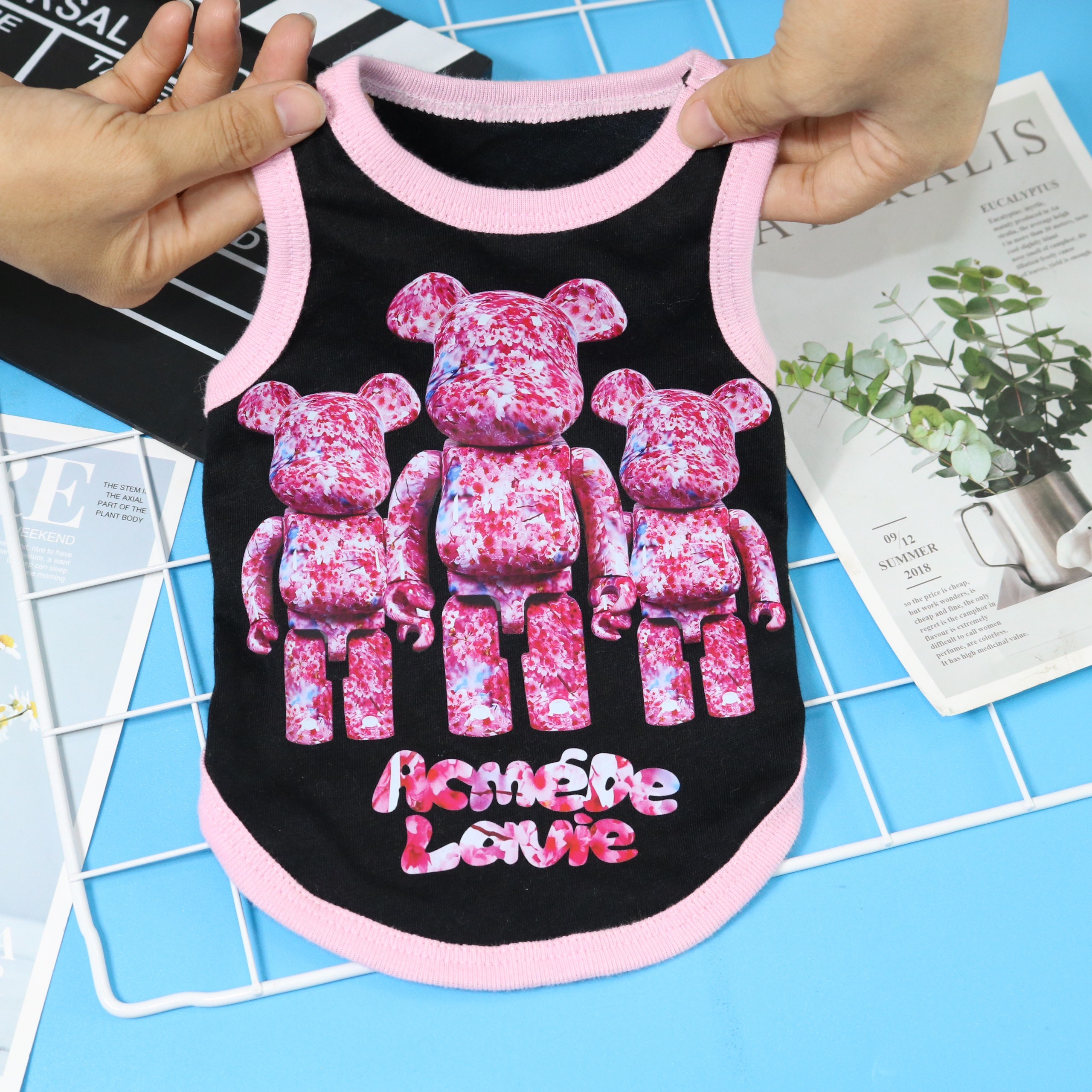 ÁO THUN 3 LỖ BEARBRICK HOA ANH ĐÀO - ÁO CHO CHÓ MÈO - ÁO CHO THÚ CƯNG