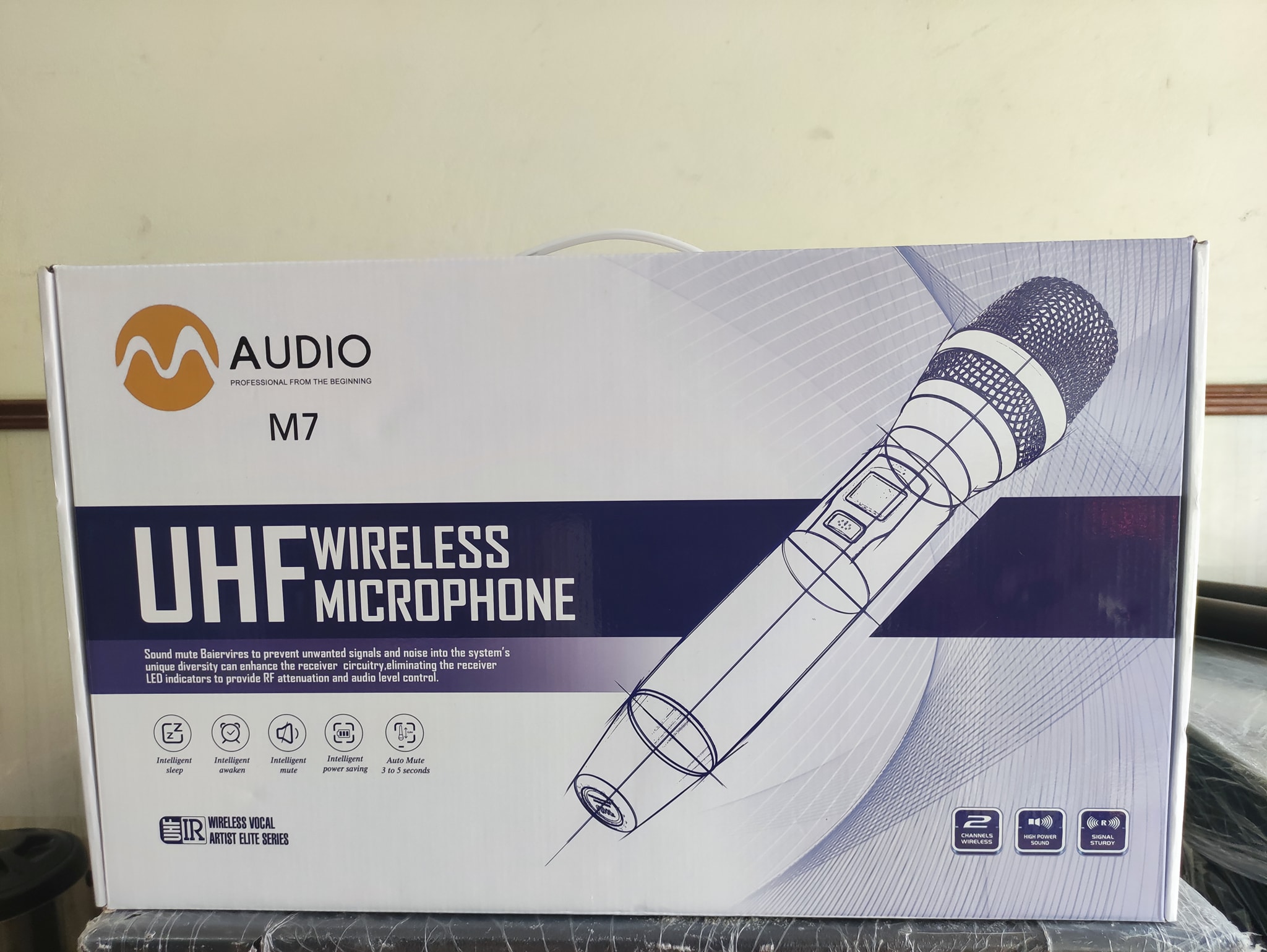 Mic karaoke không dây M-AUDIO M7