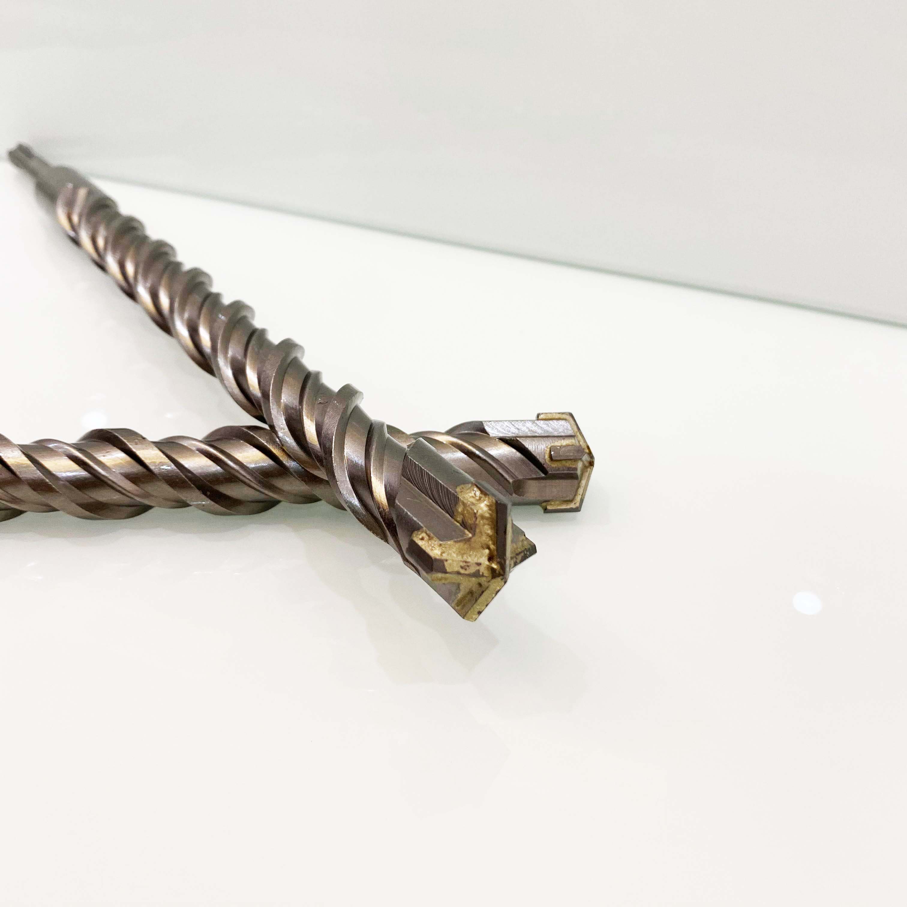 MŨI KHOAN BÊ TÔNG SDS ĐƯỜNG KÍNH PHI Ø22 DÀI 310MM XUYÊN TƯỜNG ĐẦU THẬP KYNKO MKBTXT-22310