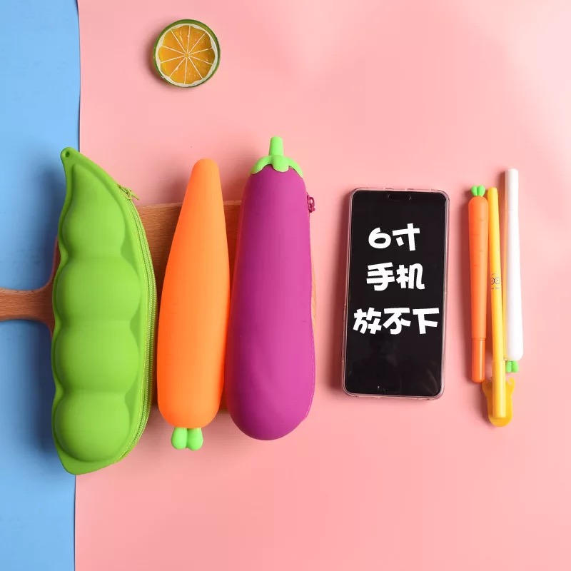 Hộp bút silicone carrot