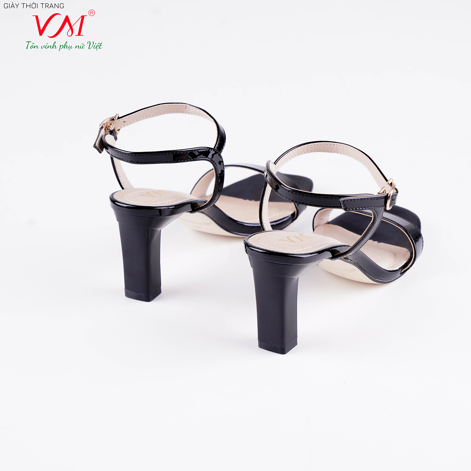 Sandal cao gót nữ, chiều cao gót 7CM, da Tổng hợp bóng, êm ái, bền chắc và thời trang. Mũi Vuông, gót Vuông, sang trọng và chắc chắn, thiết kế hiện đại, tinh tế, thời trang: SD.MT01.7F