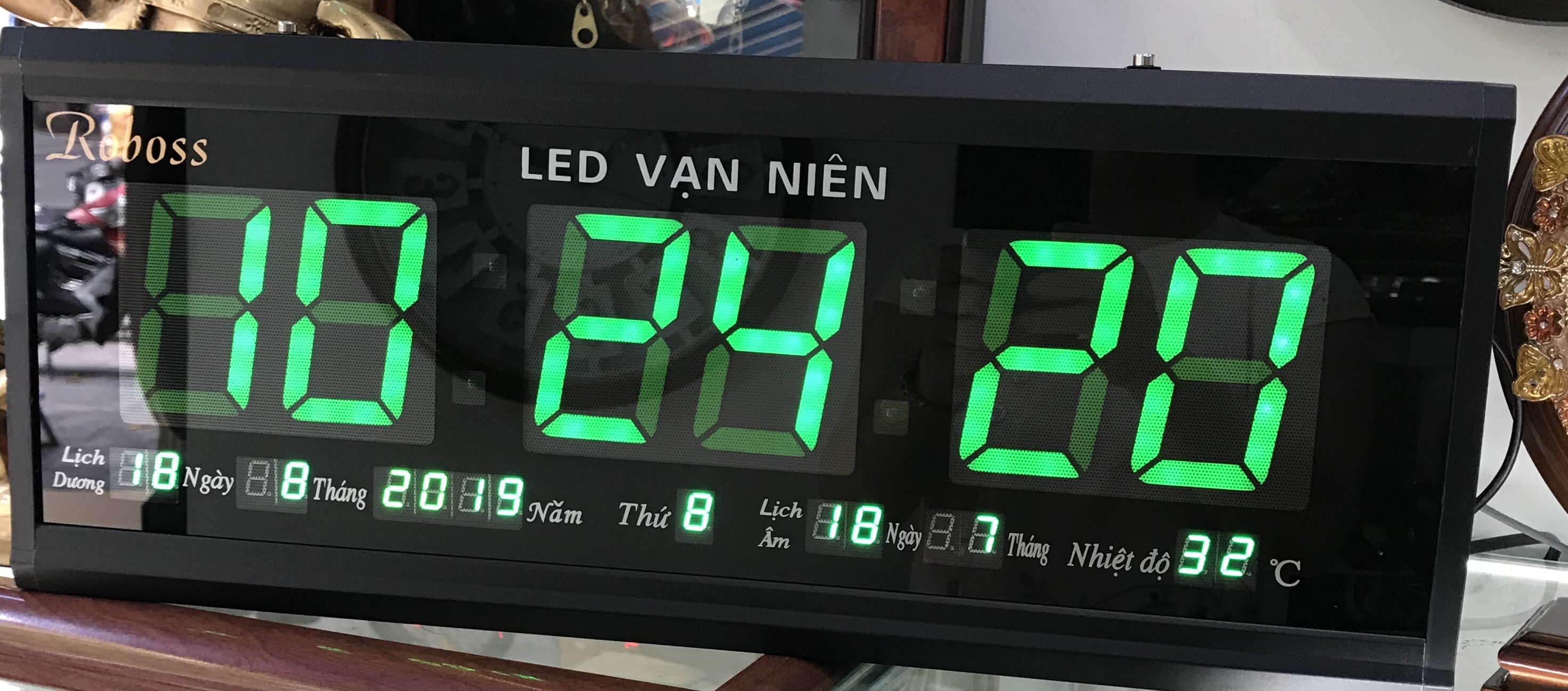 ĐỒNG HỒ ROBOSS LED VẠN NIÊN CAO CẤP - Khung nhôm tĩnh diênđèn led đỏ - 20 x 50 x 3 cm