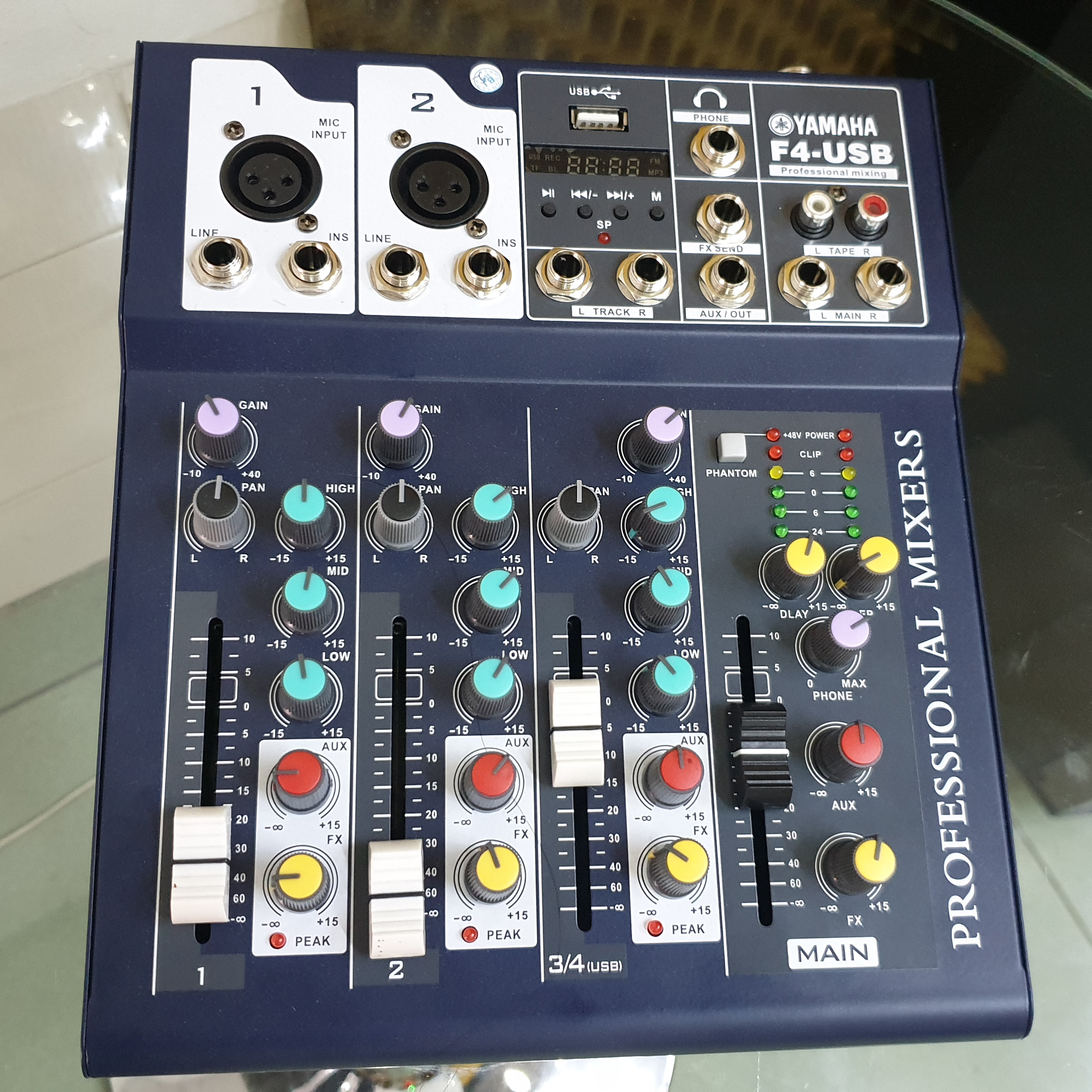 Mixer Karaoke Yamaha F4 USB - Hàng Chính Hãng