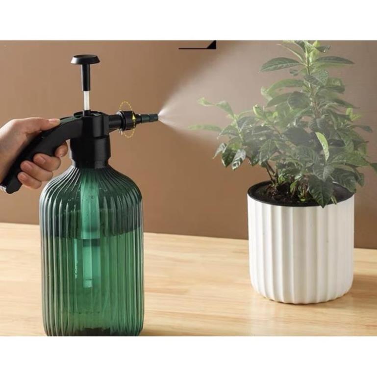 Bình xịt cây,bình tưới hoa ,tưới cây cảnh nhựa nhập khẩu cao cấp 2 lít