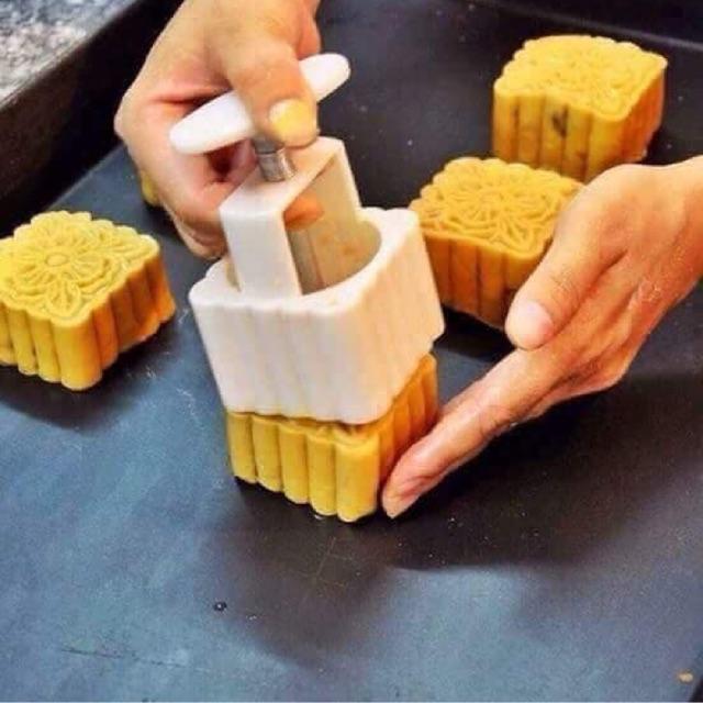 Bộ khuôn làm bánh trung thu siêu tiện dụng