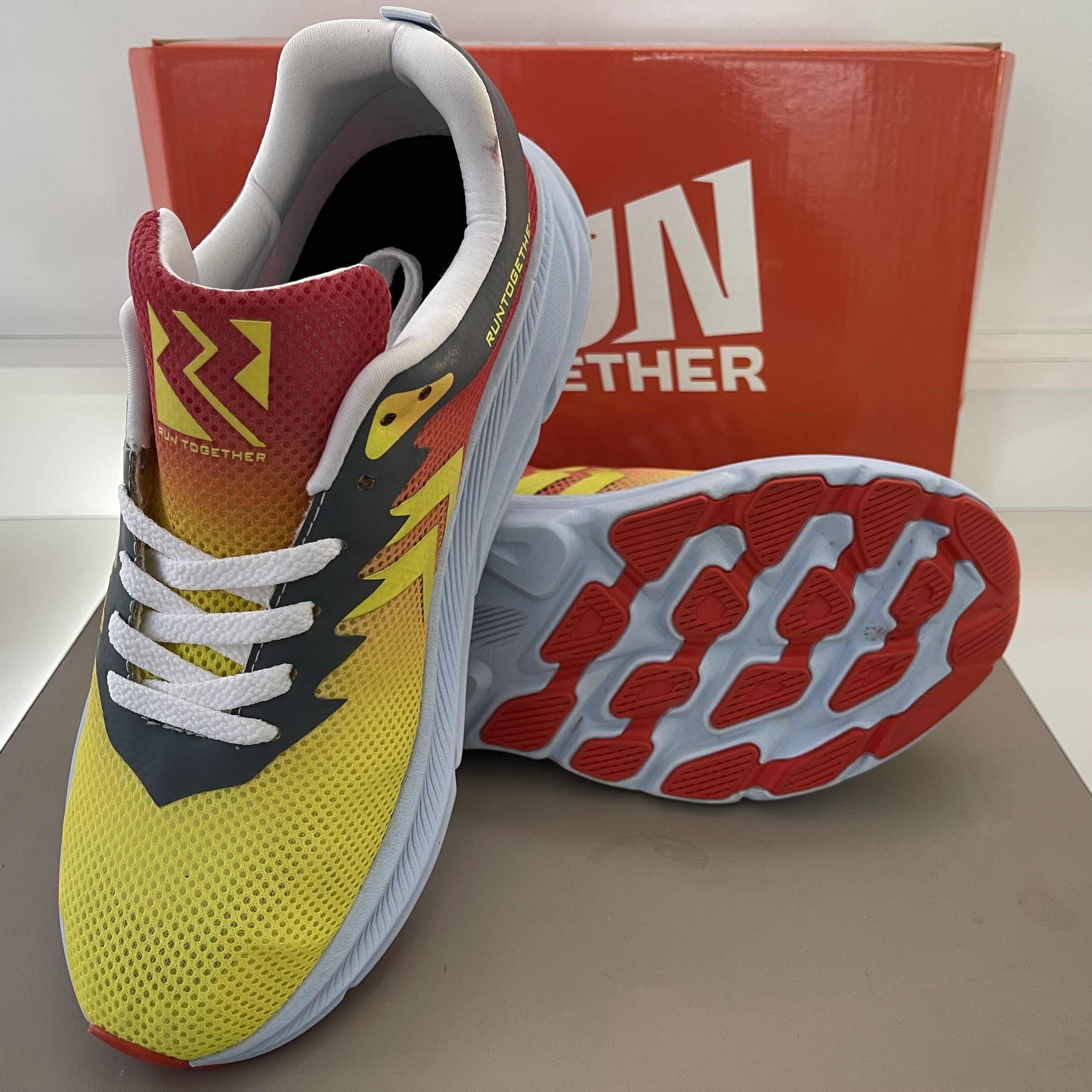Giày Sneaker Thể Thao Thời Trang - Run Together RT08 - Màu: Đỏ Vàng