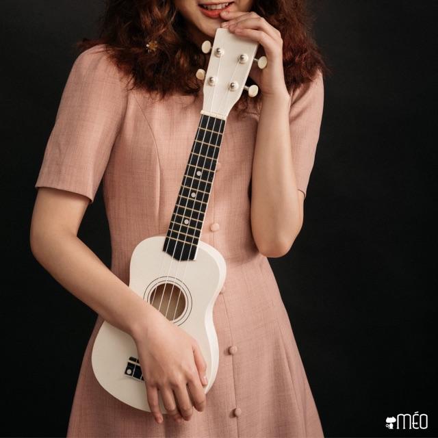 ĐÀN UKULELE SOPRANO TRẮNG CUTE