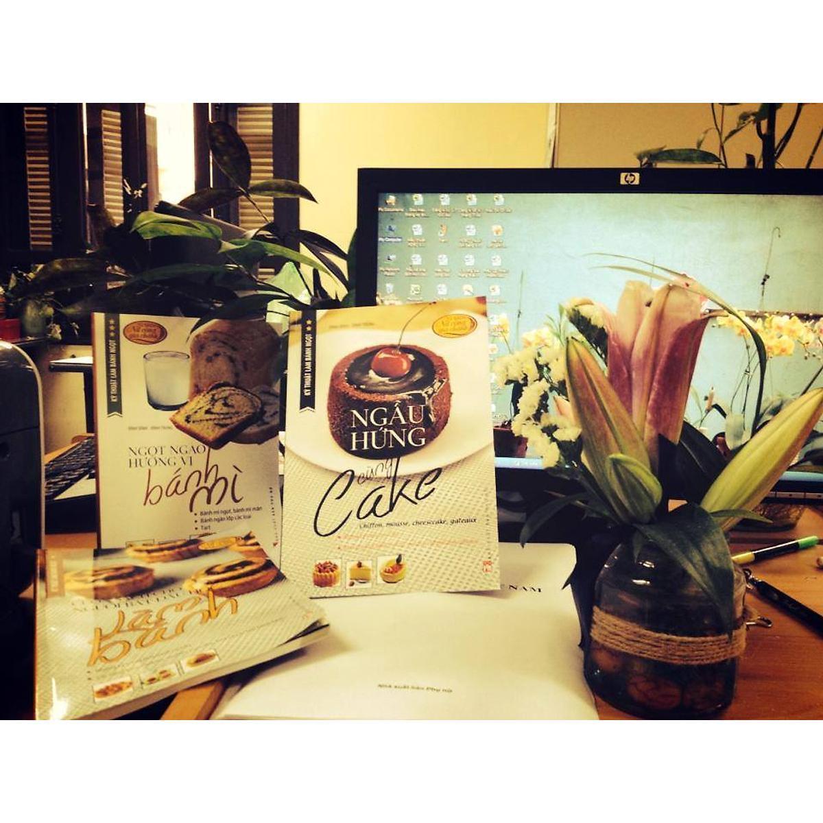 Sách - Kỹ Thuật Làm Bánh Ngọt - Ngẫu Hứng Cùng Cake - NXB Phụ Nữ