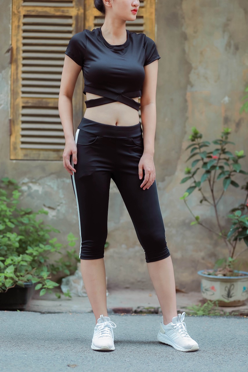 Bộ Tập Áo Croptop Black Tập Gym Yoga Zumba