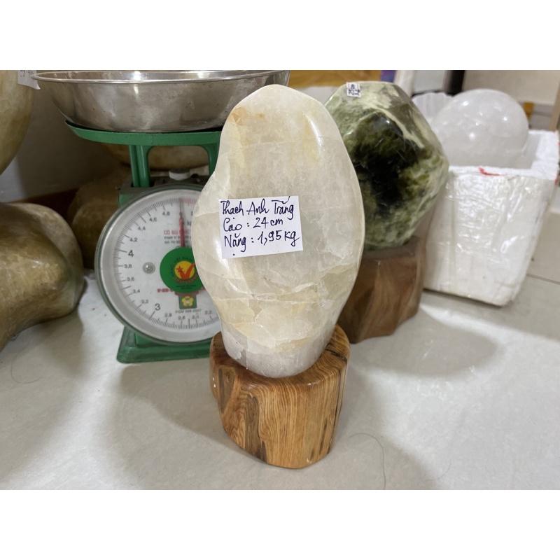 Thạch trắng cao 24 cm nặng 2 kg tặng chân đế gỗ pơ mu