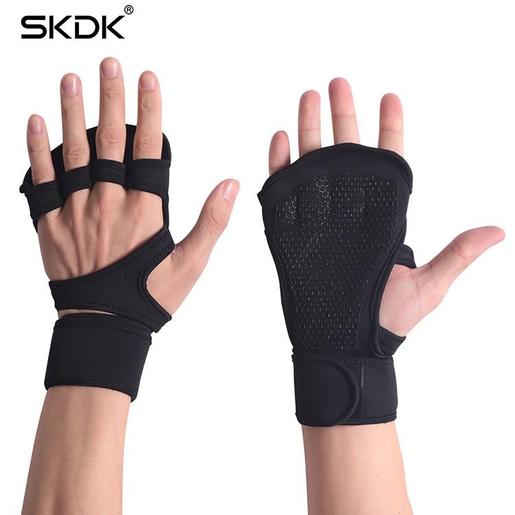 Găng tay tập gym kết hợp bảo vệ cổ tay chất liệu Silicon thời trang chính hãng SKDK