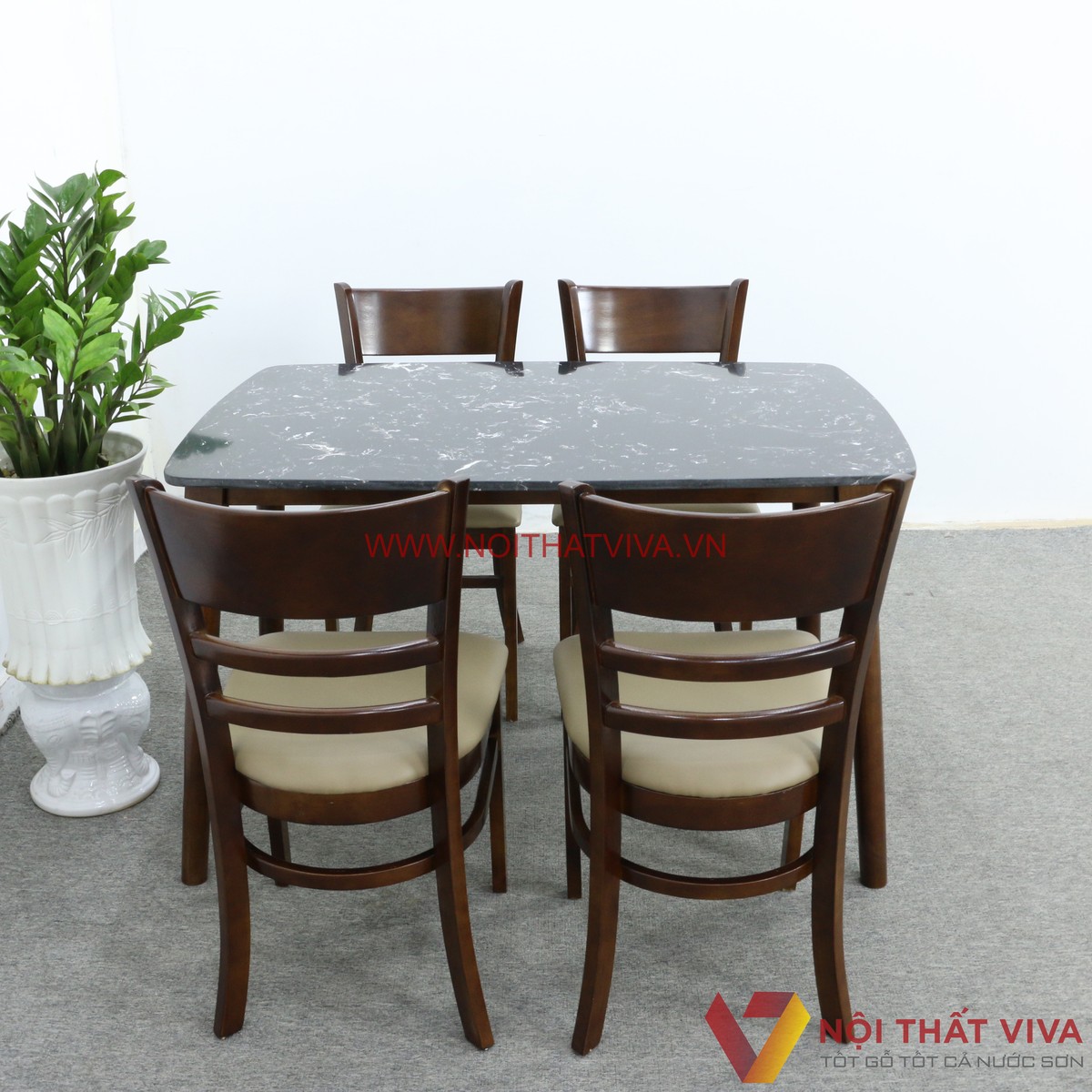 Bộ Bàn Ăn 4 Ghế Cabin Gỗ Cao Su Mặt Đá Hoa Cương Màu Đen Sang Trọng
