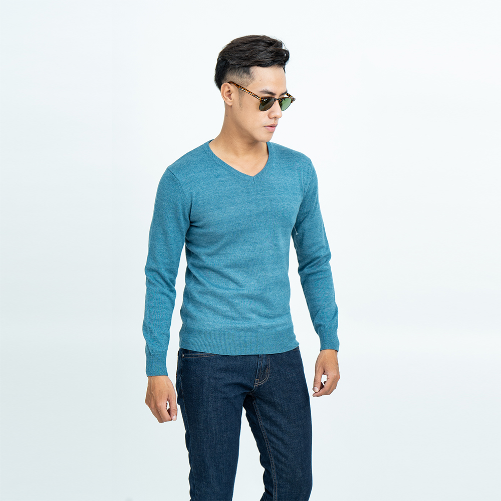 Áo len nam dài tay cổ tim màu xanh đá NOVELTY 180562I