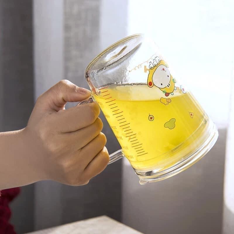 Cốc thủy tinh kèm ống hút silicon có chia vạch dung tích tiện dụng