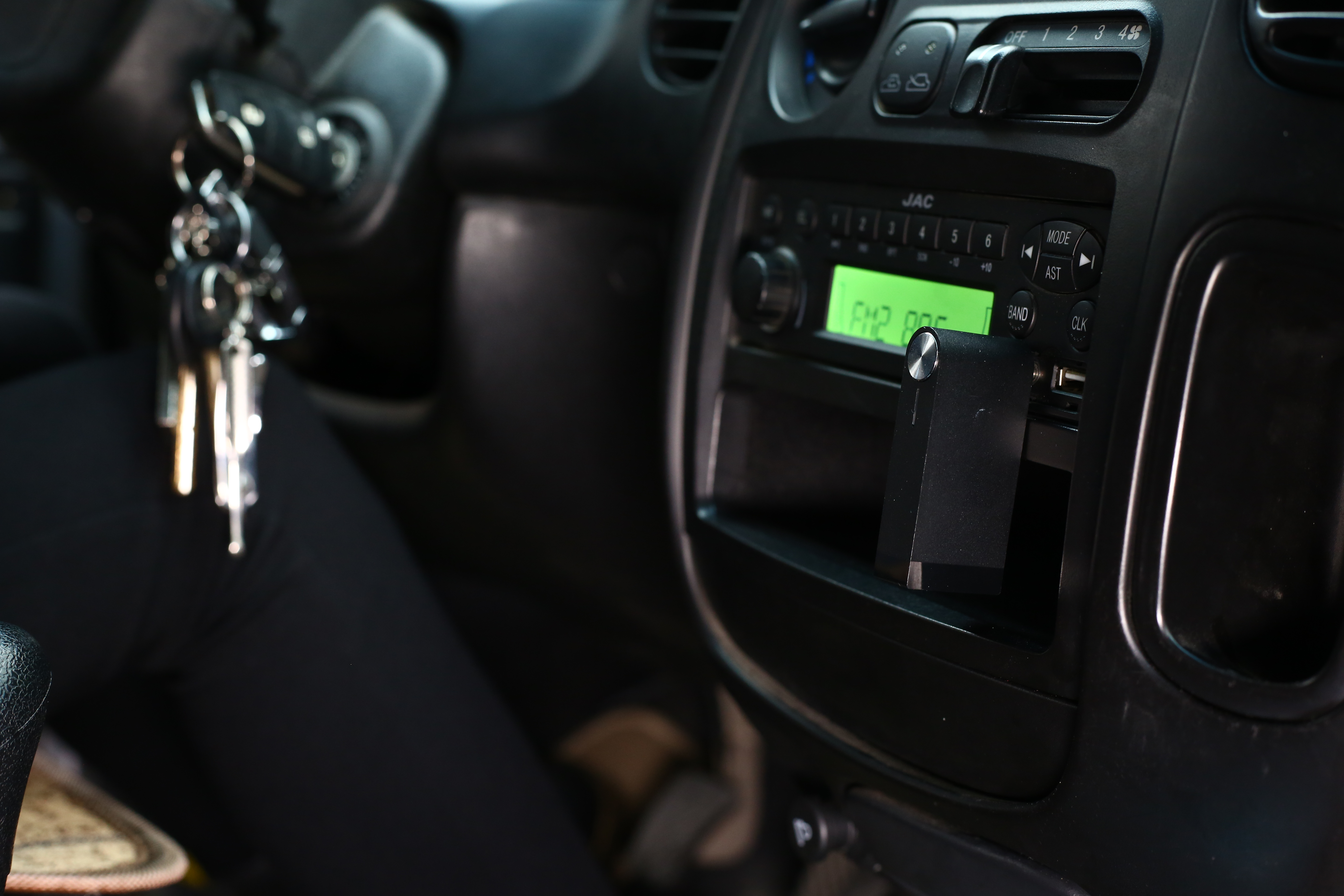 Thiết bị nhận âm thanh Bluetooth Music có hỗ trợ Mic cho Loa, Ô Tô Ugreen 30348 - Hàng chính hãng