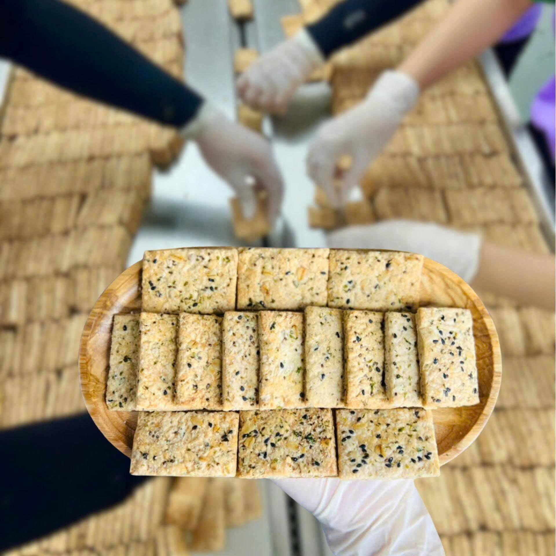 Combo 3 Hộp Bánh Mầm Hạt Yến Mạch Bh.Nong (Mỗi Hộp 300g) - Ăn Chay, Ăn Vặt Healthy, Ăn Dặm Cho Bé, Bữa Sáng, Bữa Phụ