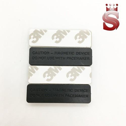 Nam châm thẻ tên 3 viên màu đen