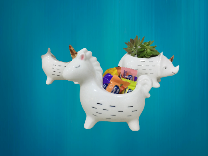 Ly sứ trang trí hình Kỳ lân