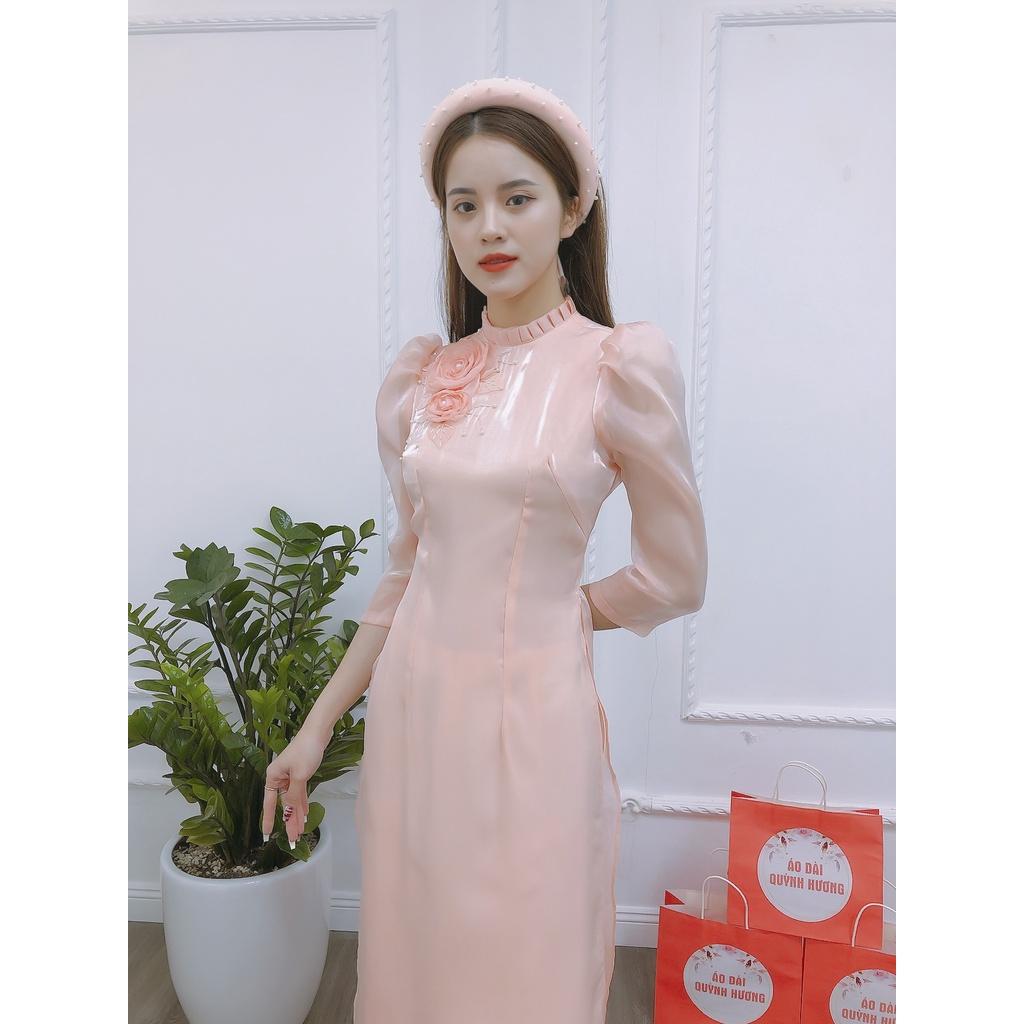 Áo dài voan hồng cổ xếp kết hoa ngực 3D cách điệu by Quỳnh Hương