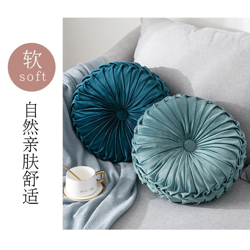 Gối Nhung Hình Tròn Kích Thước 33x11cm
