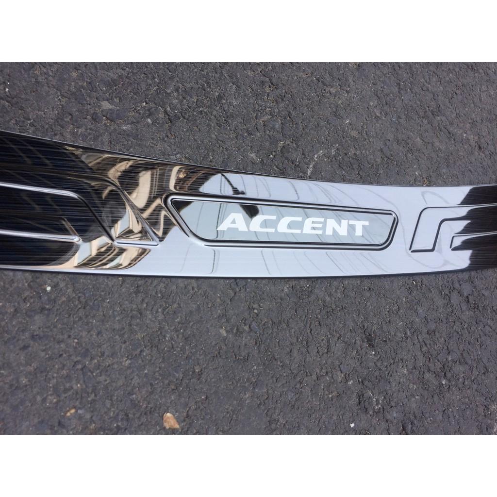 Chống trầy cốp ngoài xe Accent 2018-2019 2020- mẫu titan