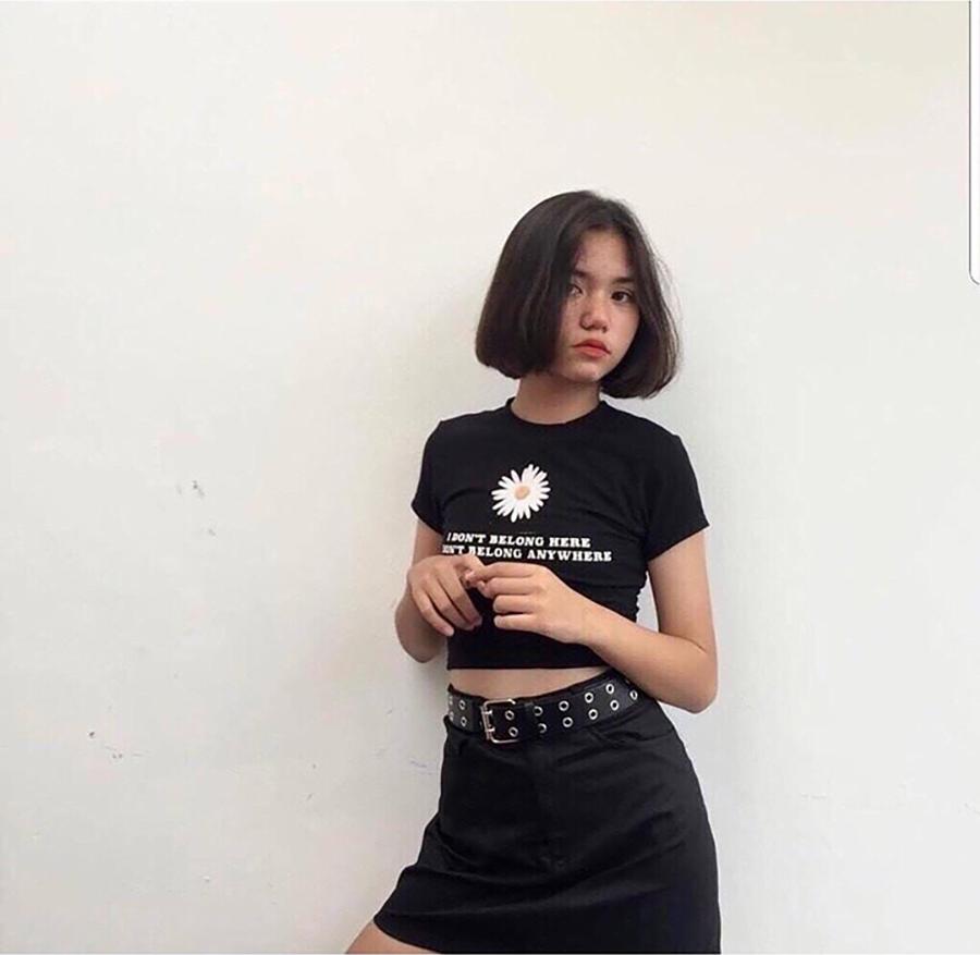 Áo croptop họa tiết hoa cúc