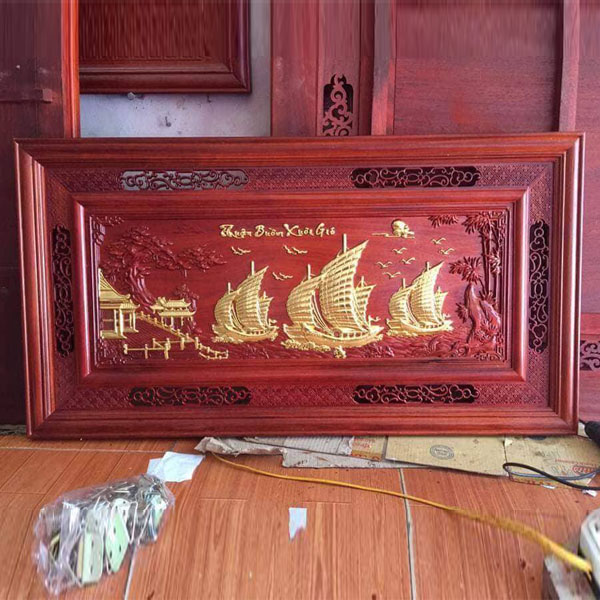 Tranh Thuận Buồm Xuôi Gió Gỗ Hương 127cmx67cmx5cm